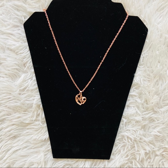 Jewelry - Mom Pendant Necklace